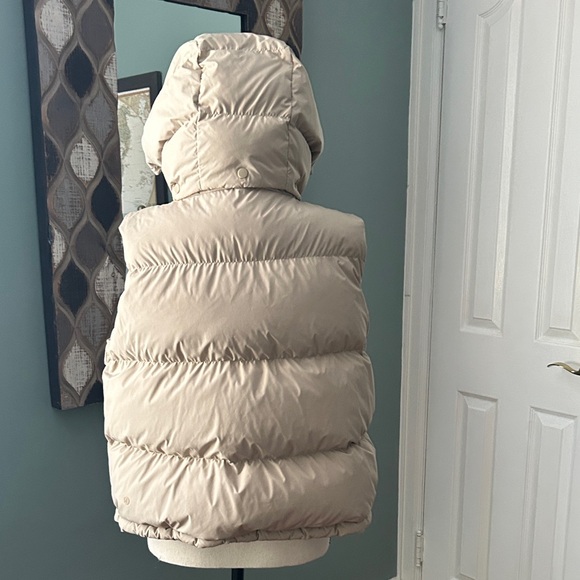 lululemon Women's Beige Wunder Puff Vest - Picture 4 of 10